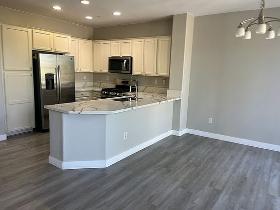 3rd image of 1508 Esplanade Cir