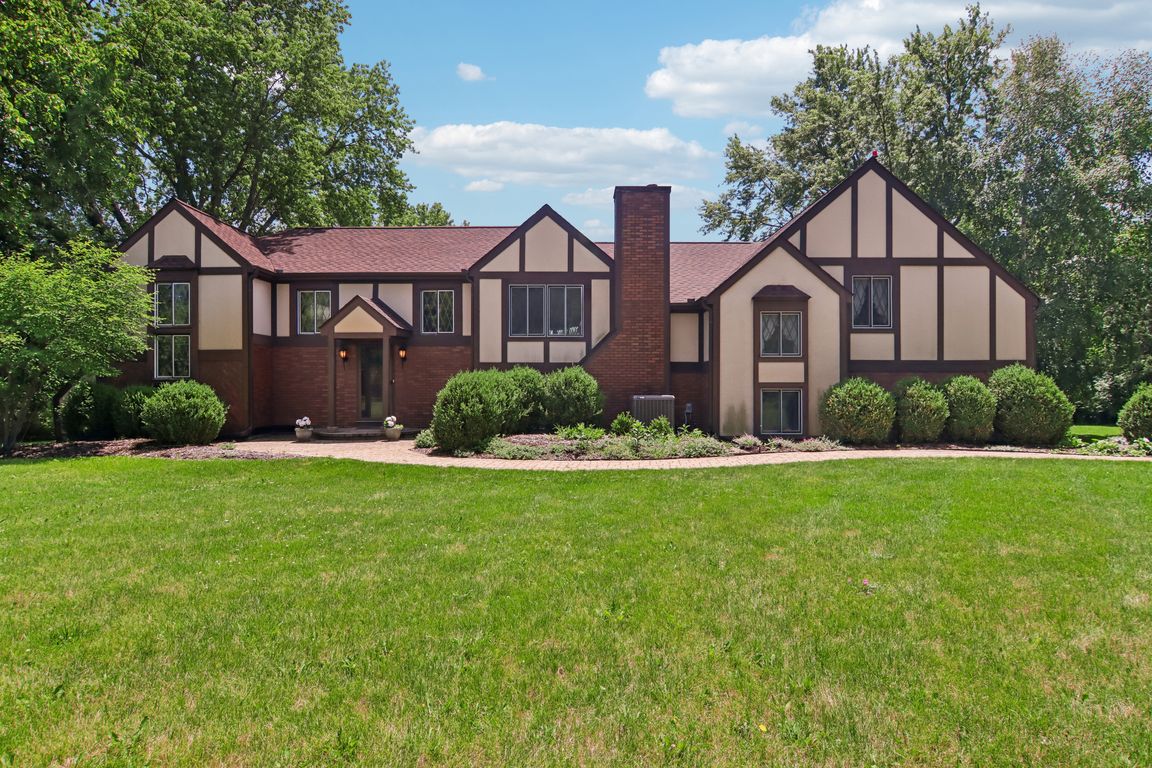 14N755 Covered Bridge Rd-S2606-001