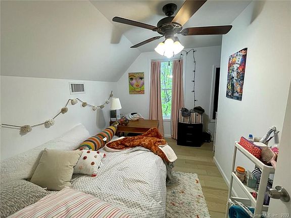 5th image of 84 Lawrence St #3