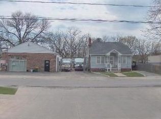 1019 E Benton St, Aurora, IL 60505