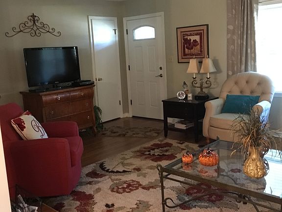 4th image of 1746 Queens Way Ct
