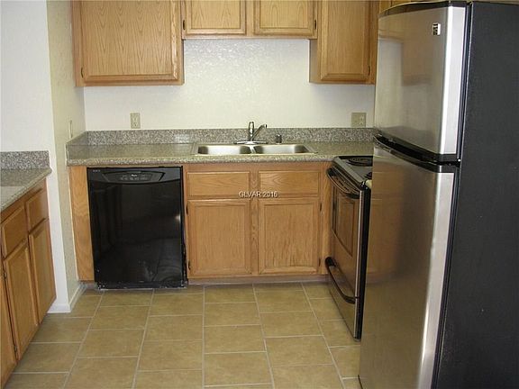3rd image of 917 Rockview Dr Unit 202