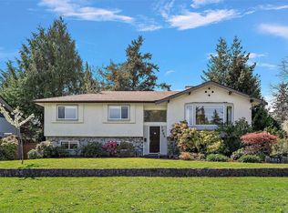 1885 Skylark Pl, Saanich, BC V8N 2X2