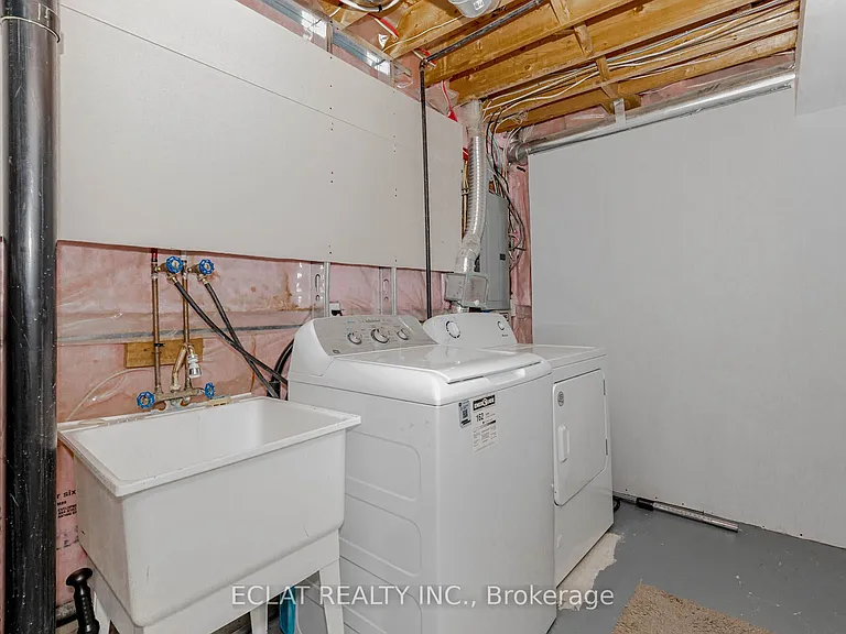 2 Lancaster Ct — Photo 46