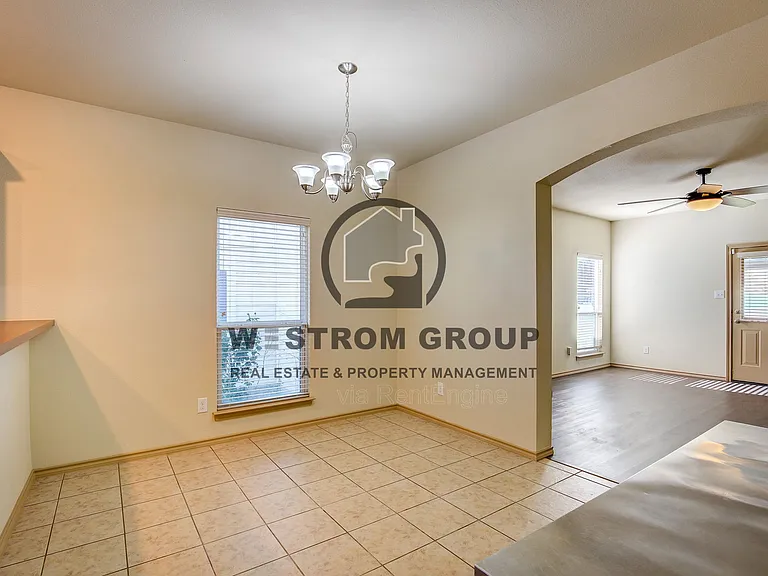 10953 Caldwell Ln — Photo 12