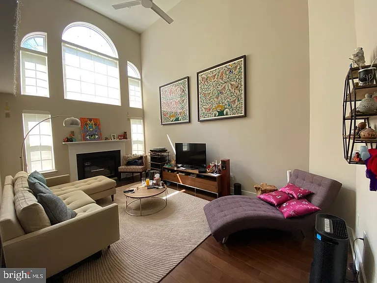 805 Rosehill Dr — Photo 12