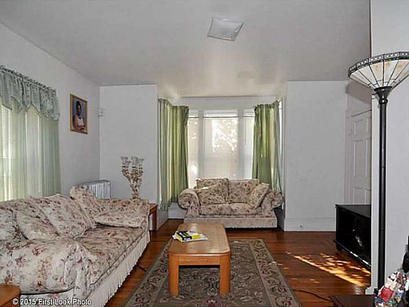 4th image of 174 Laurel Hill Ave