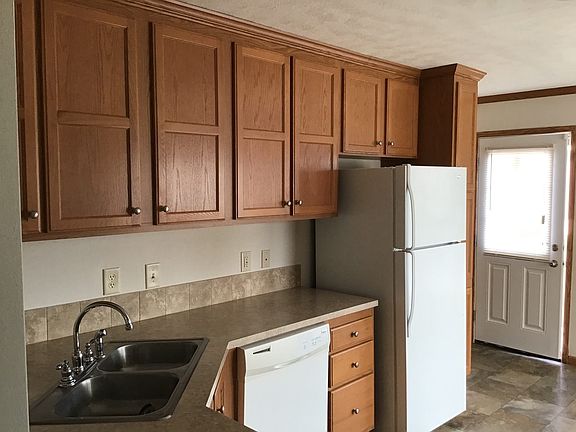 2nd image of 2 Willow Dr #15