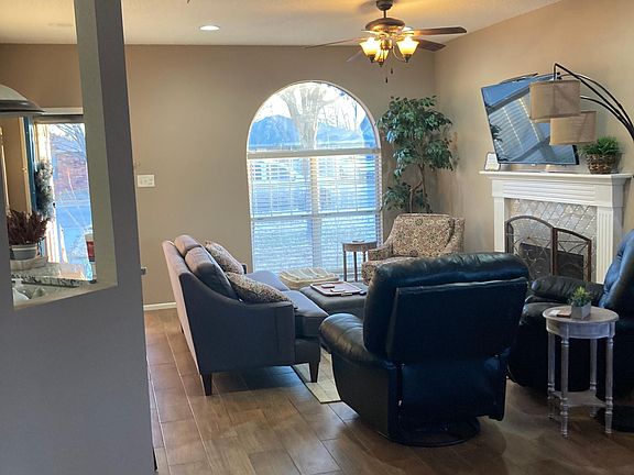 Living room with gas fire place