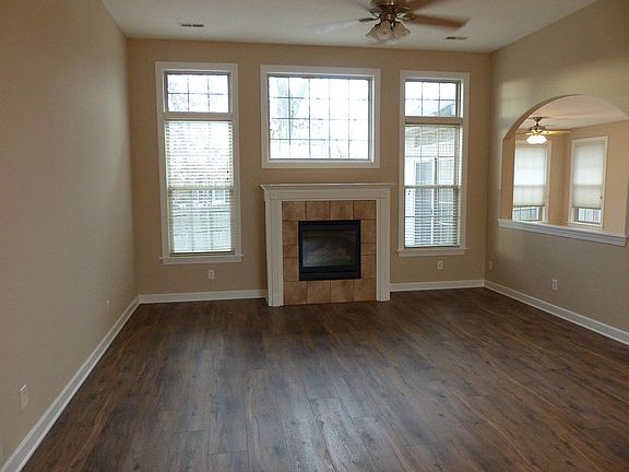 Family Room w/Gas Fireplace