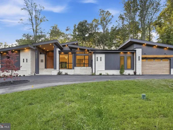 3708 Prosperity Ave, Fairfax, VA 22031