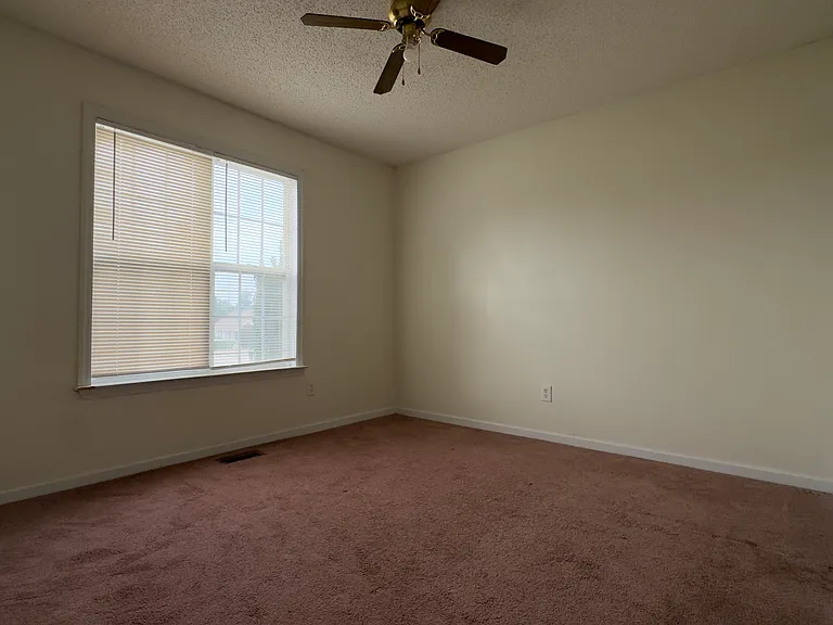 421 Barn View Ct — Photo 13