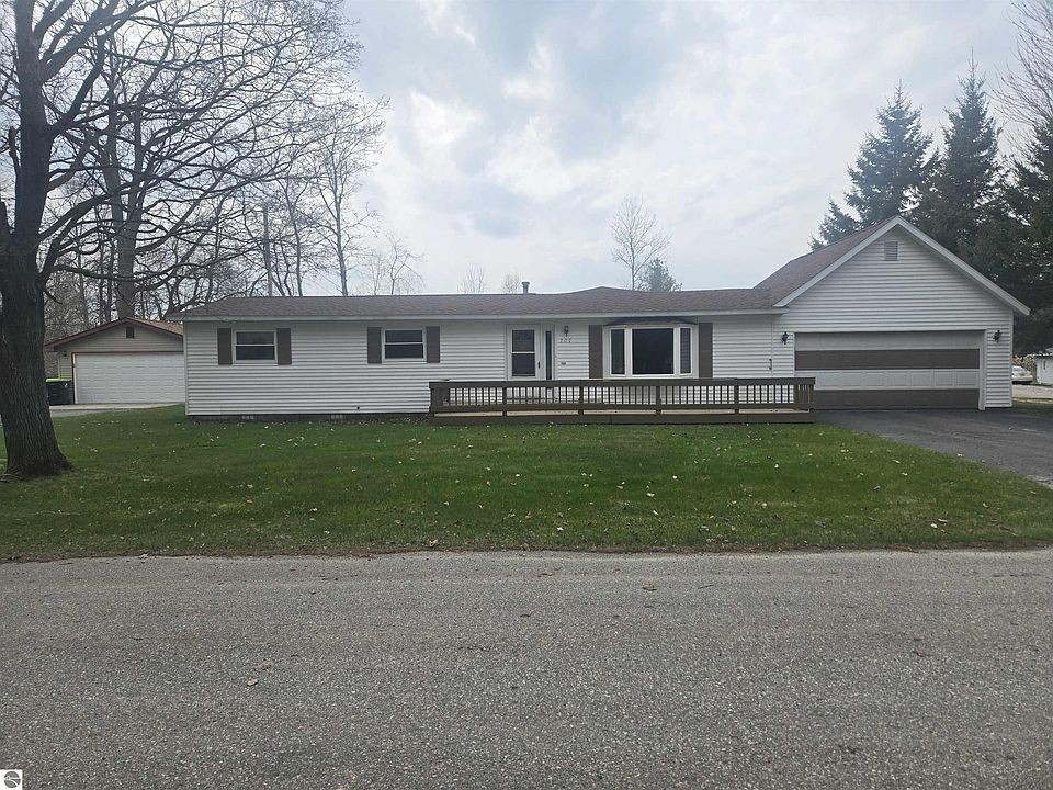 1st image of 707 Sawyer St