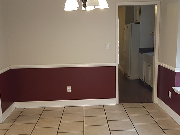 2nd image of 5808 Doonesbury Way