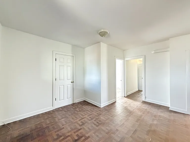 1609 N McVicker Ave #2HC — Photo 7
