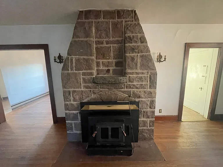 1269 Pocono Blvd — Photo 3