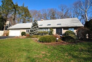 1st image of 15 Mimosa Dr