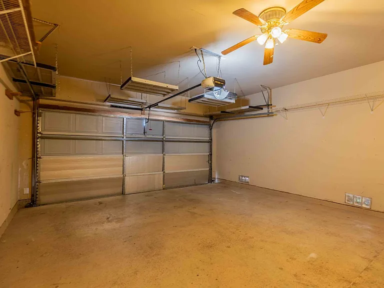 906 Ashbury Blf — Photo 25