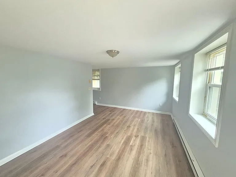 14 Edgewood Rd #13 — Photo 2