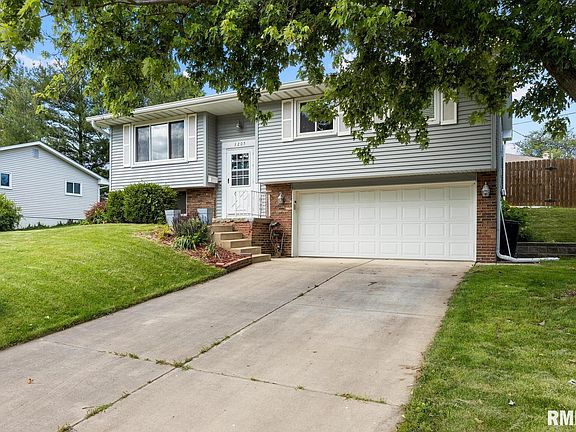 3rd image of 3205 W Birkshire Dr