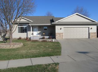 122 W River Oak Ct, Brandon, SD 57005