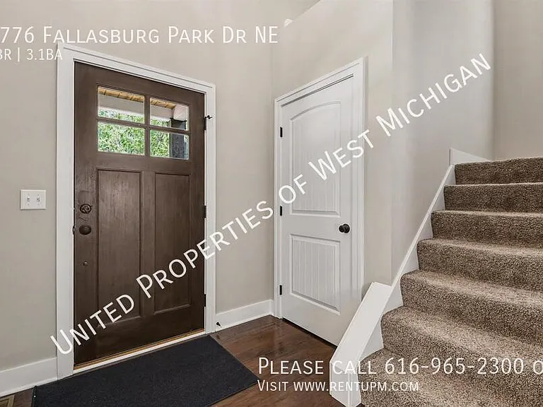1776 Fallasburg Park Dr NE — Photo 2