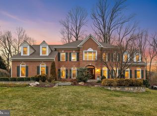 1110 Round Pebble Ln, Reston, VA 20194