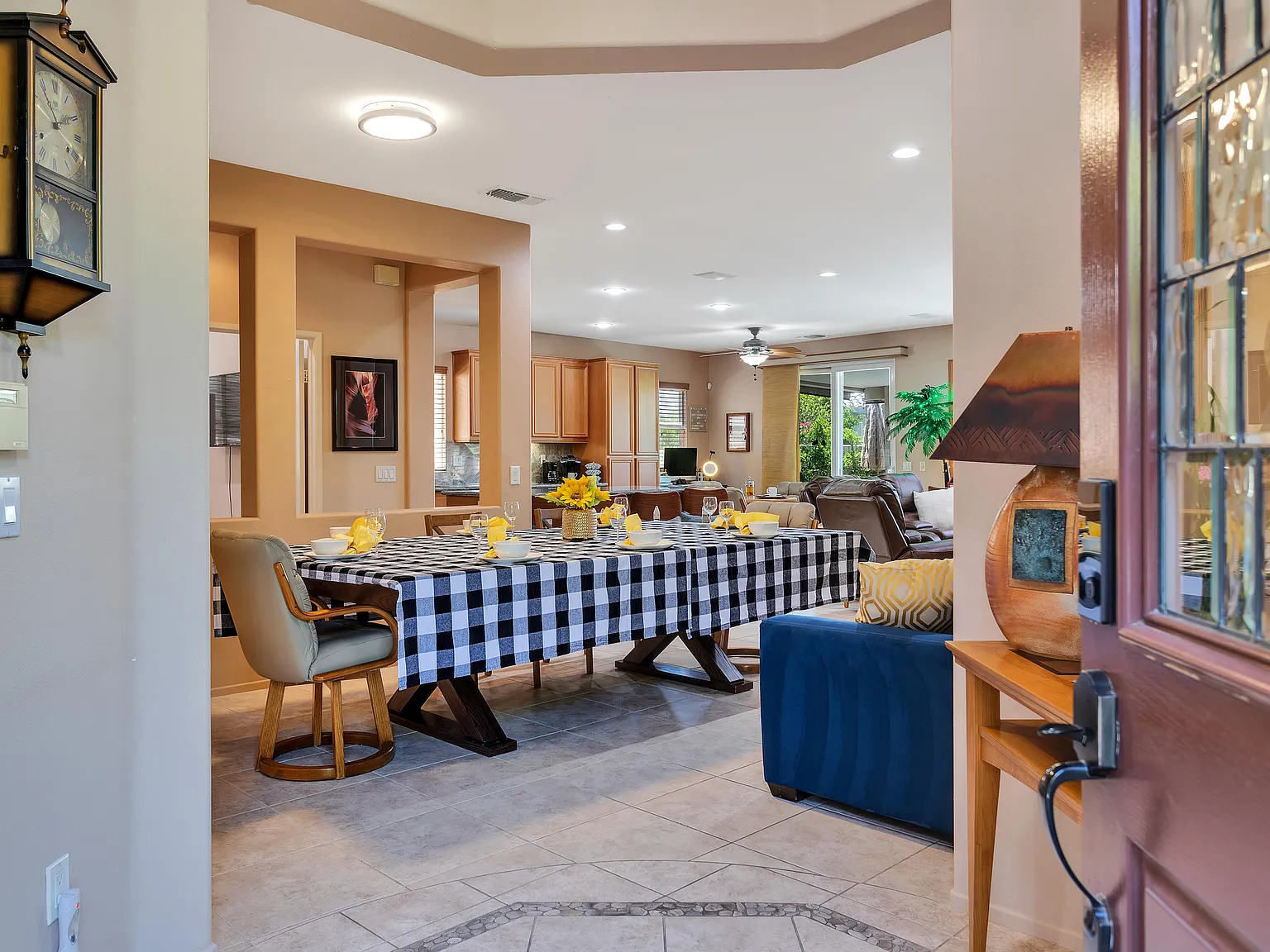 4 bed, 2000 sqft, $6,500 — Photo 4