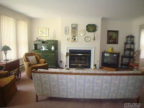 3rd image of 52 Standish Dr