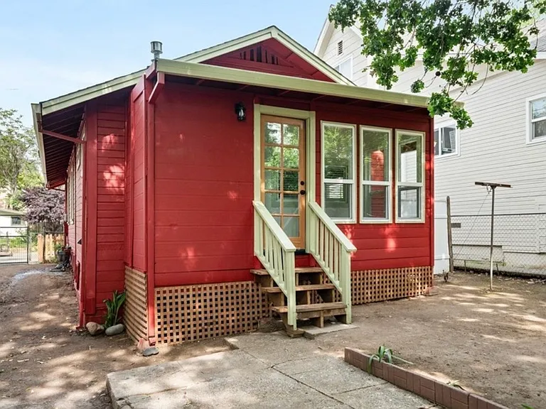 Gray St — Photo 10