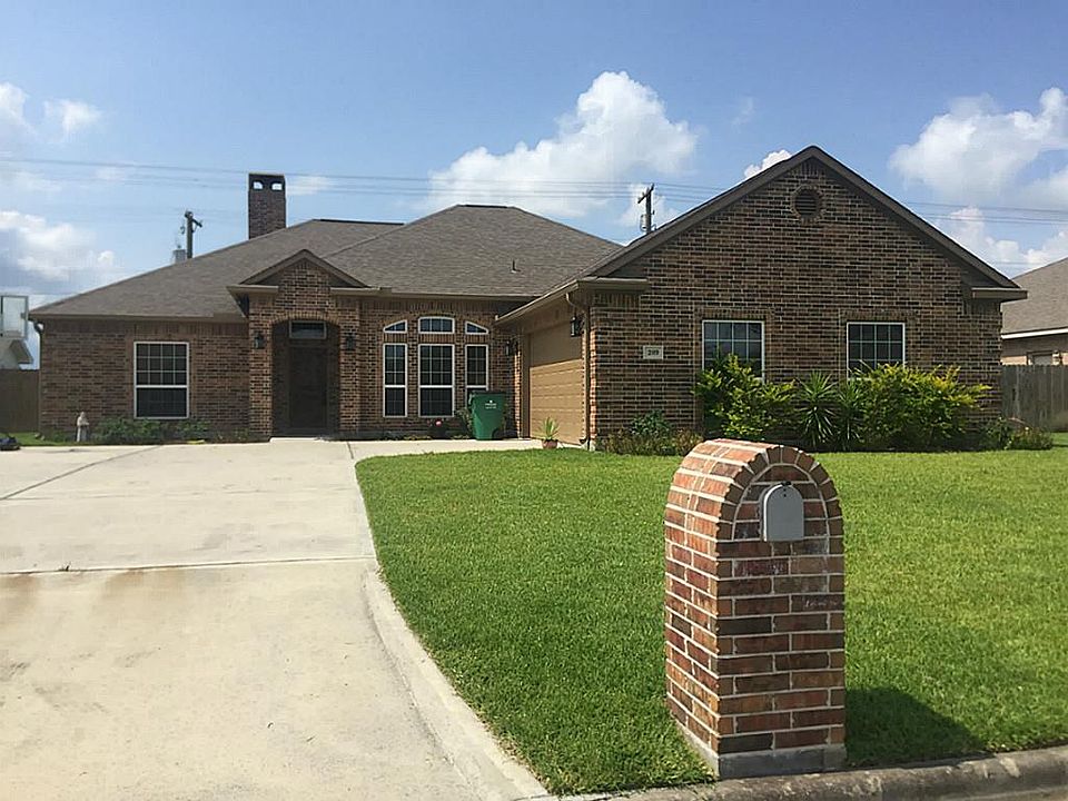 1st image of 209 Sam Houston Dr