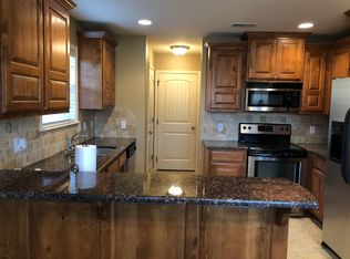 1304 Vineyard St, Pea Ridge, AR 72751