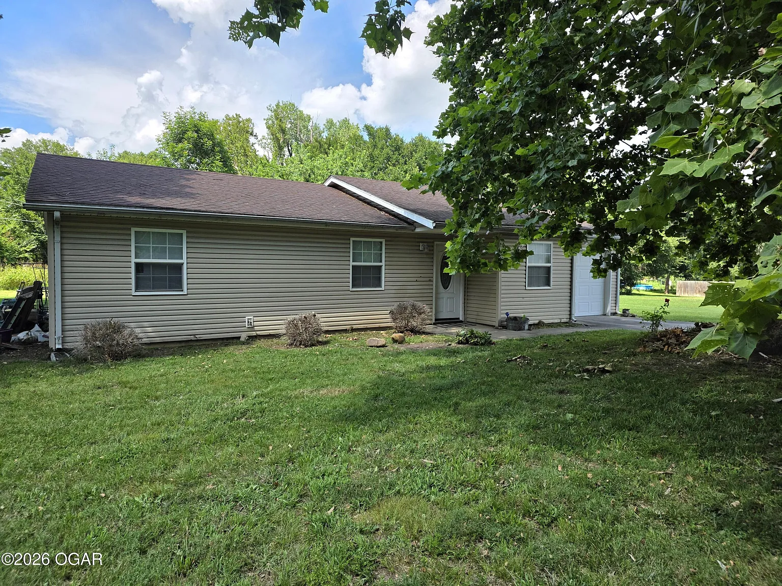 3 bed, 2.0 bath, 1250 sqft, $1,395 — Photo 3