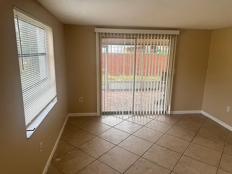 3923 Rockefeller Ave — Photo 5