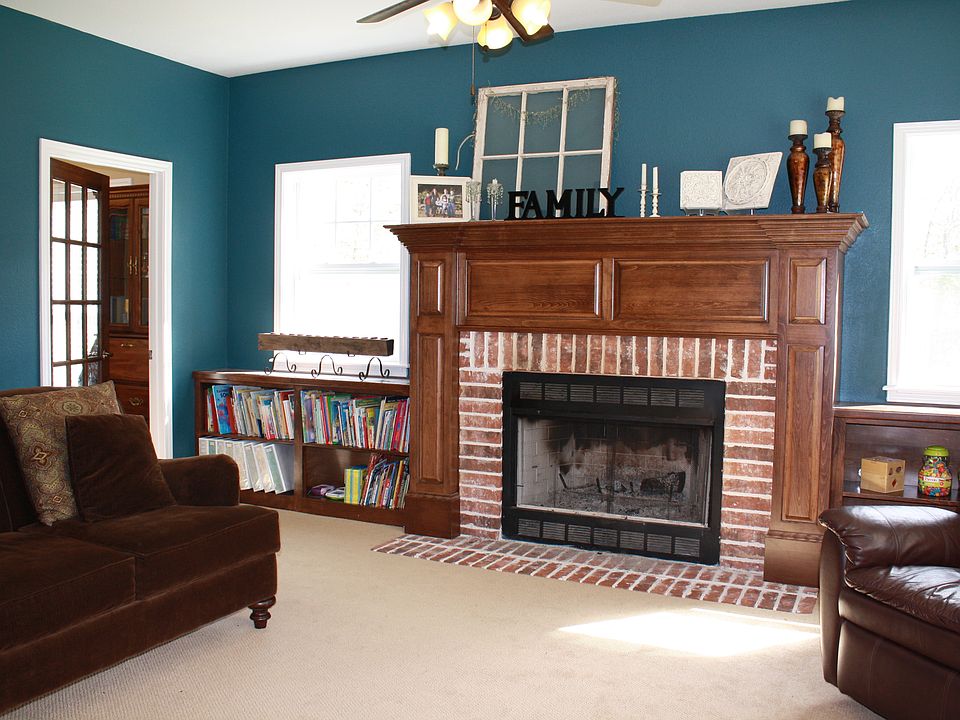 Woodburning Fireplace with Gas Starter
