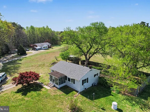 18448 Beazley Ln, Milford, VA 22514