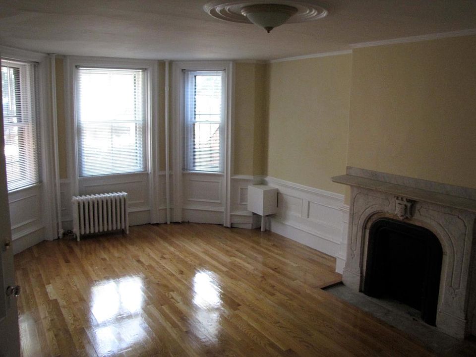 Front bedroom, bay windows