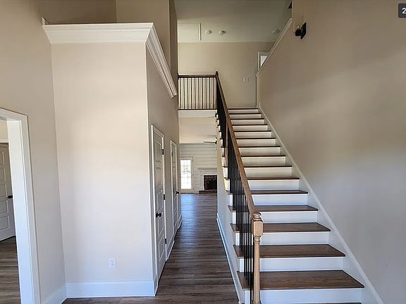 2nd image of 1740 Willow Creek Dr