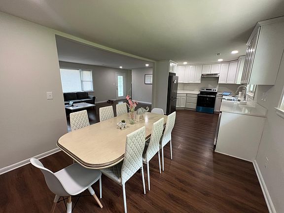 4th image of 304 Westside Dr