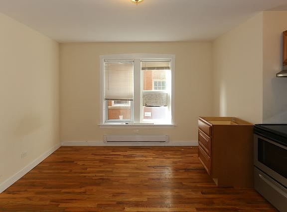 5th image of 7450 N Greenview Ave APT 26
