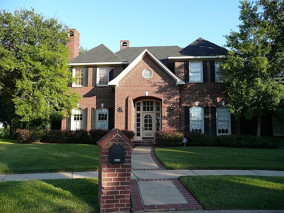 1st image of 3003 Villa Ln