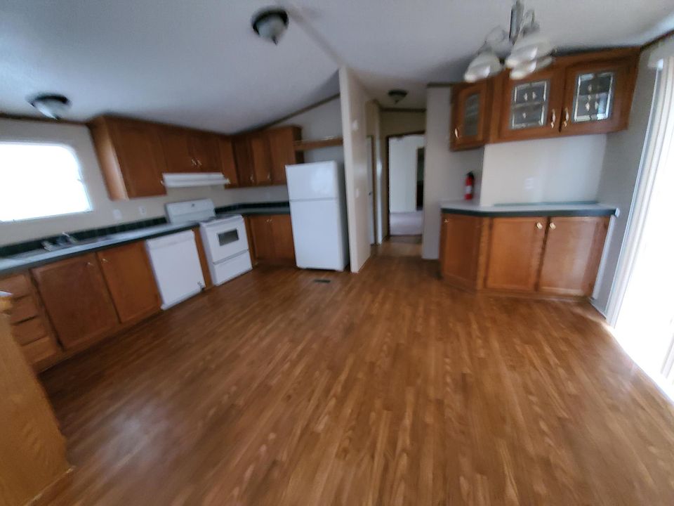 1st image of 125 Sara Ln