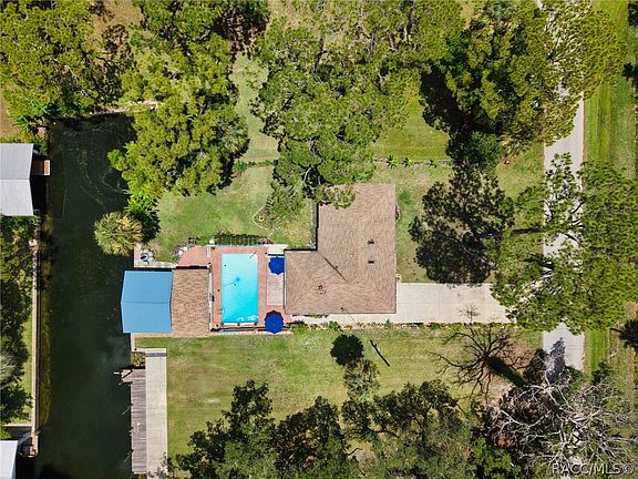 4th image of 6 Hickory Ave