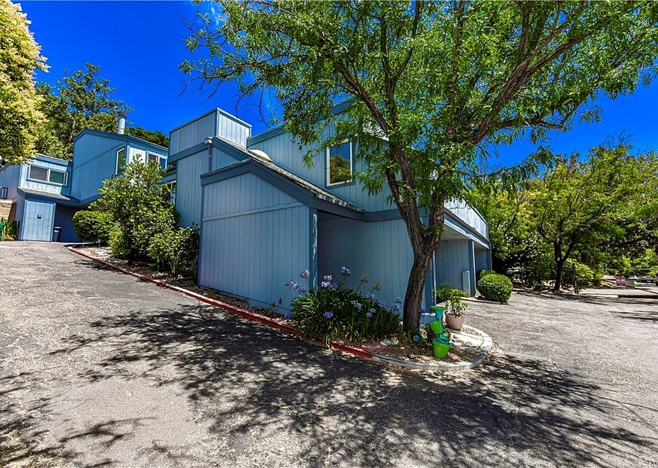 1st image of 37 Sombrilla Ct