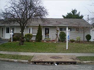 1st image of 203 Southwood Cir