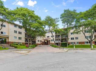 6470 Bilberry Dr #412, Ottawa, ON K1C4P1