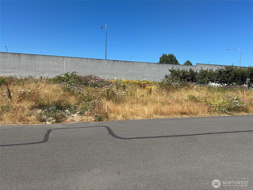 2nd image of 4412 S Hosmer Street