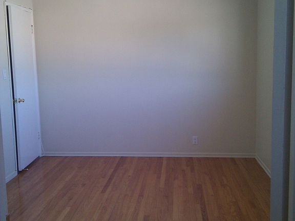 4th image of 11955 Manor Dr