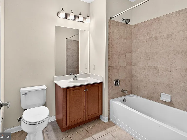 1137 Halifax Pl — Photo 10