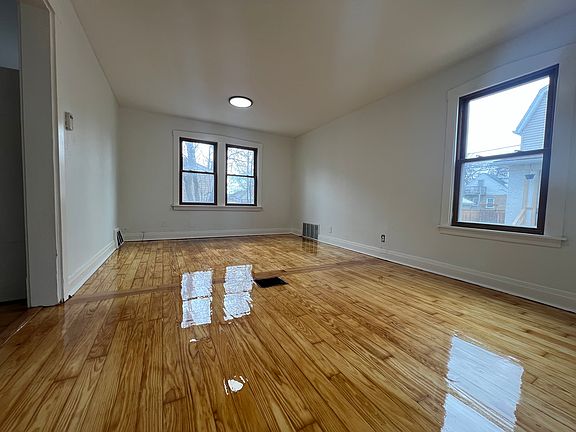4th image of 1039 Hannah Ave Floor 1